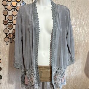 gimmicks by BKE Light Gray Lace-Trim Open Cardigan kimono topper